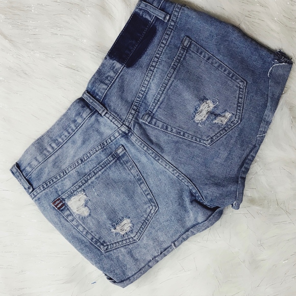 BDG Tomgirl Patched Shorts with Button Fly - Picture 3 of 6